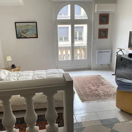 Apartment Opera Chauchat Citycosy