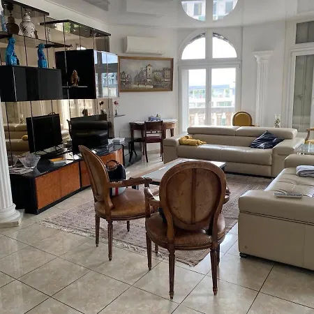 Apartment Opera Chauchat Citycosy